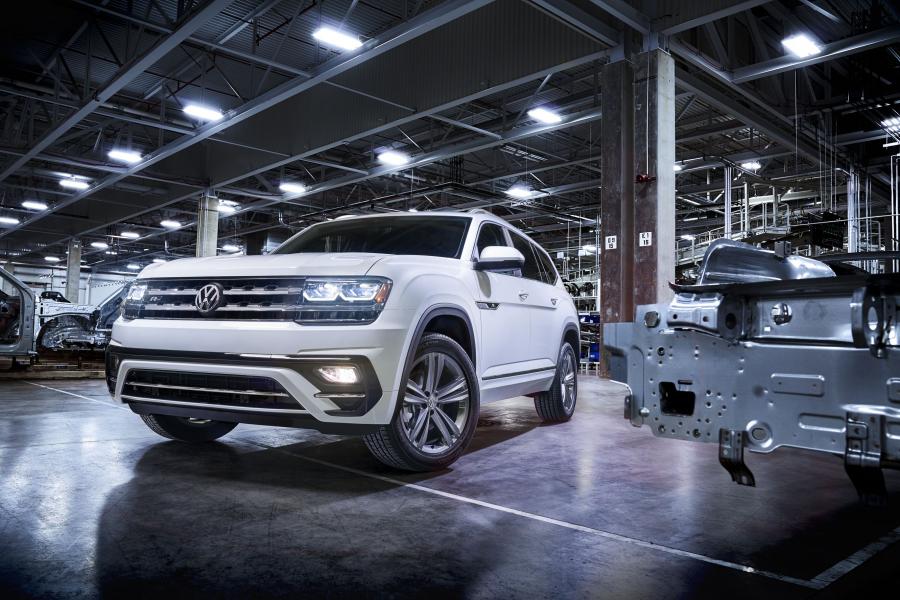  Volkswagen Atlas R-Line 2017 года  (фото 6 из 16)